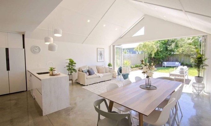 Christchurch House | Christchurch retreat