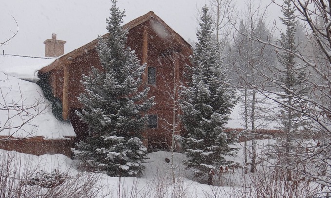 Columbine Lake House | Christmas rates at Columbine Lake with nearby Purgatory Ski Area.