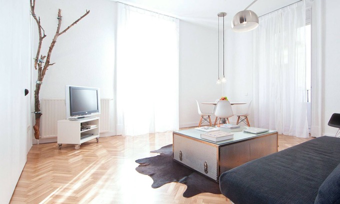Chueca Apartment | Chueca 7 - Architect's apartment in the heart of Madrid