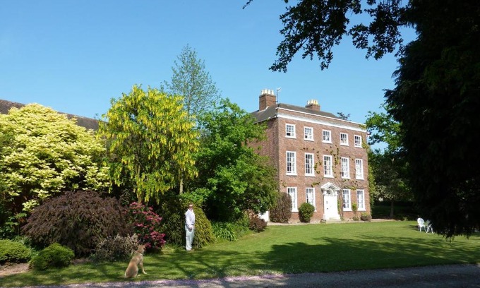 Claines Bed & Breakfast | Church house