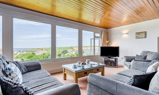 Trevone House | Chy Lymner - Four Bedroom House, Sleeps 6