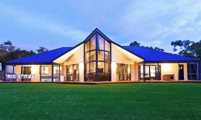 Yallingup House | Chynoweth Scenic Views and Secluded Luxury