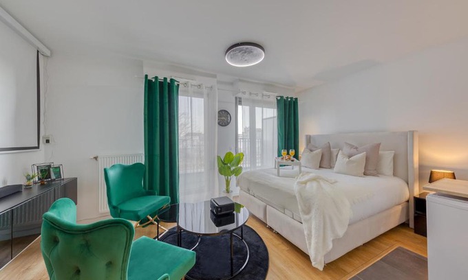 Quartier Vilmorin Apartment | Cinéma Moon Luxury - Gare 3min - Proche Paris