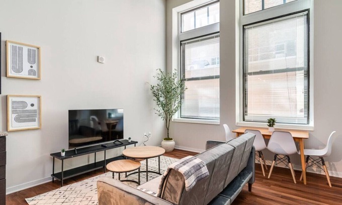 Downtown Cincinnati Apartment | Cincy CBD Apt Near Ballpark & OTR
