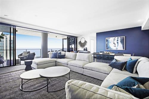Surfers Paradise Apartment | Circle on Cavill Sub Penthouse w/4 bedrooms