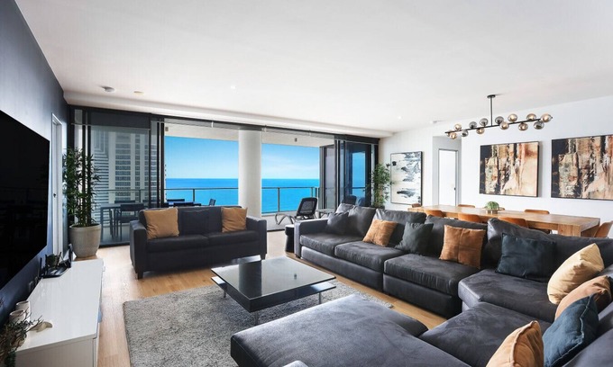 Surfers Paradise Apartment | Circle onCavill SubPenthouse 4BRM Lv52 Ocean View!