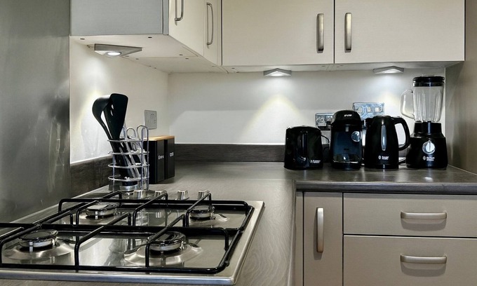 Milton Keynes Apartment | City Centre 2BR with Lift Parking Xscape MKTheatre willan lake