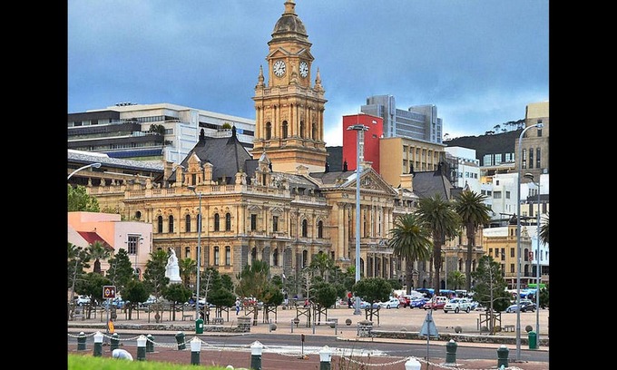 Bo'Kaap Apartment | City Centre Loft with Sophisticated Style
