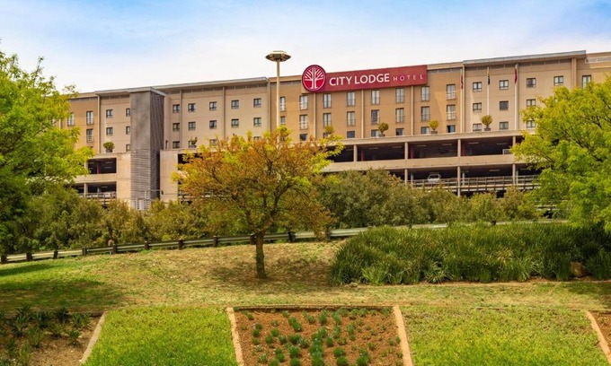 O.R. Tambo Hotel | City Lodge Hotel at OR Tambo International Airport