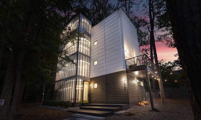 Sandy Springs Villa | City luxury, solitude and amazing outdoor space