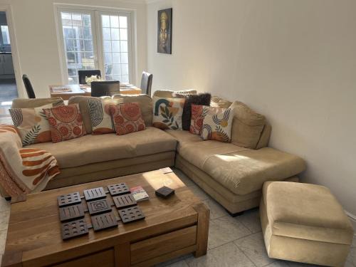 Stratford House | City Reach Retreat Spacious 4Bed House Startford Maryland Great Transport Links