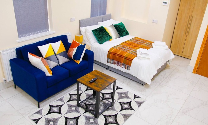 Edgbaston Apartment | City Road Birmingham Superior Studio from Oofy - Studio 2