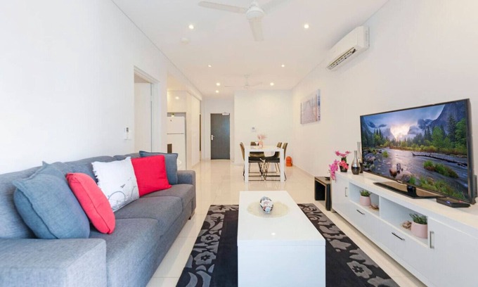 Darwin City Centre Condo | City Skyline & Sea Views: Parking~Pool~Gym