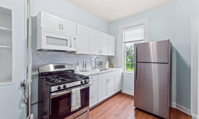 Guttenberg Apartment | City Vibes Easy Access to NYC & Dinning Walks