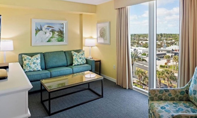 Ormond Beach Resort | City-View 1BR Condo – Full Kitchen, Resort Pool Access & Ideal Central Location