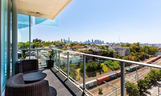 South Yarra Apartment | City View Chic in South Yarra with Parking