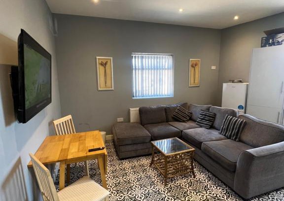 Newcastle-upon-Tyne Apartment | City West Apartments 3 bedroom large & modern Apartment