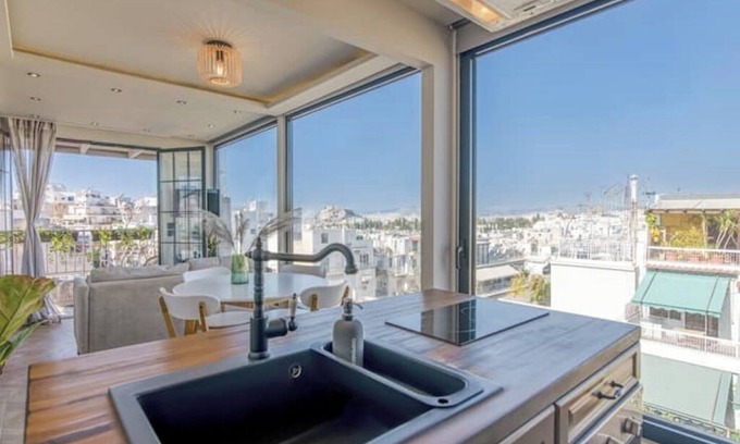 Pangrati Apartment | Cityscape Elegance Loft in Athensnn