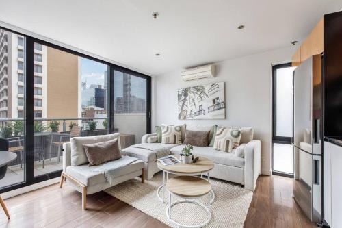 Chinatown Apartment | Cityscope - Stylish CBD Pad with a View