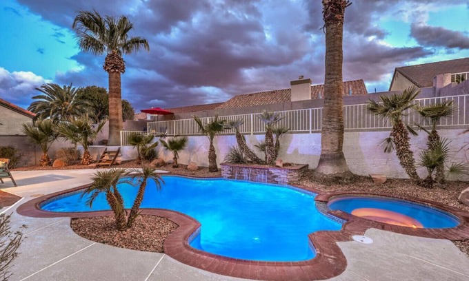 Paradise House | CitySerenity W/Pool/Spa/Gym