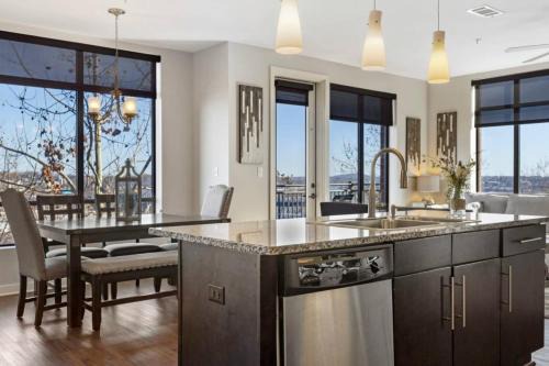 Rolling Mill Hill House | Cityview 211