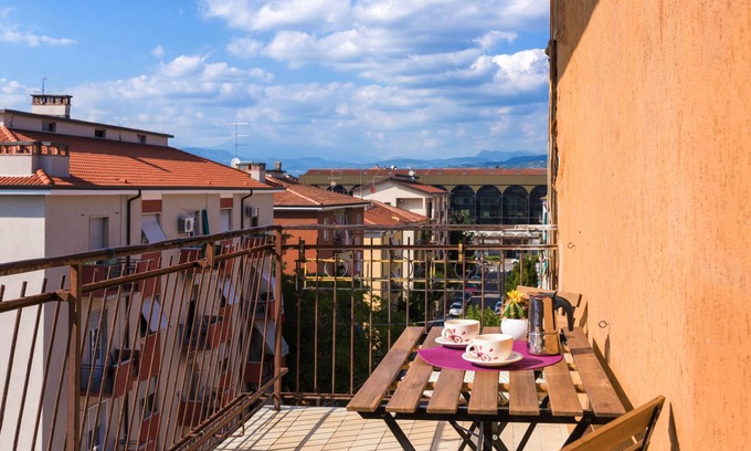 Sud-Ovest Apartment | Civico40 Bright apartment with balconies and private garage