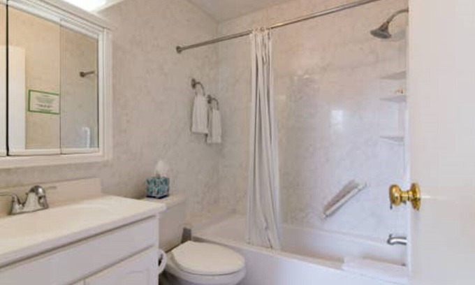 Warwick Apartment | Clairfont, Jobson's Cove/Warwick Long Bay/Horseshoe Beach - APARTMENT 2