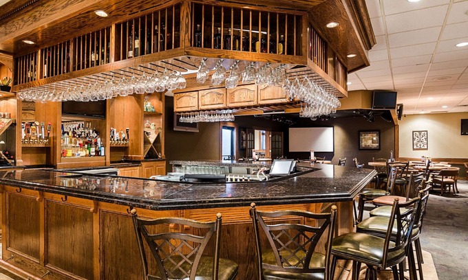 Garden City Hotel | Clarion Inn Garden City