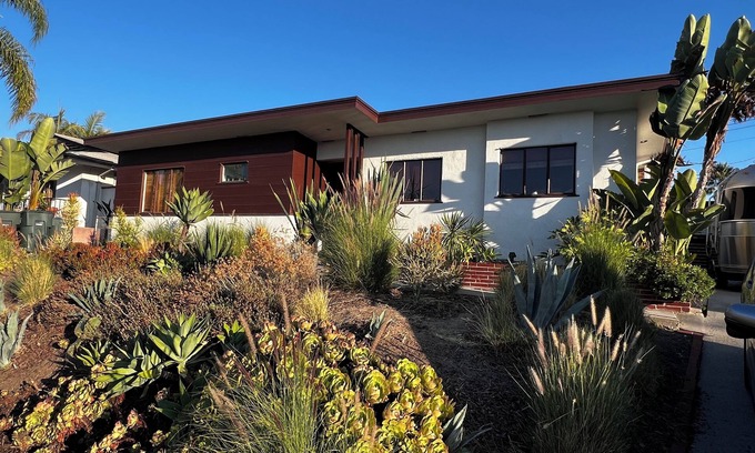 South Arroyo House | Classic 1950 Mid Century Modern Home in the San Rafael Hills