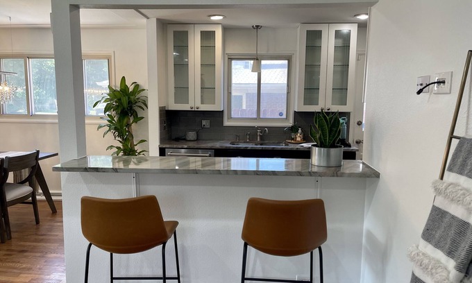 Aurora House | Classic and convenient - 4 bedroom house in the heart of Aurora!