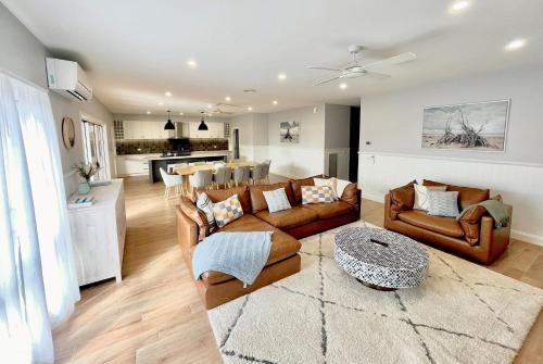Inverloch House | Classic Contemporary Beach Beauty