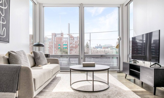 East Cambridge Apartment | Classic East Cambridge 2BR w/Gym & W/D, near Lechmere T, by Blueground