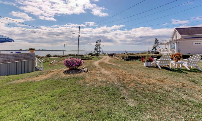 Ocean Point Cottage | Classic Oceanfront Cottage w/ Ocean Views & Entertainment - Walk to Beach