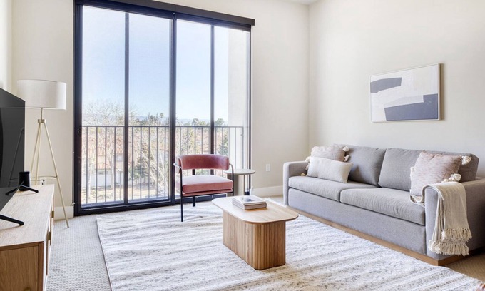 The Villas Apartment | Classic Santana Row 1BR w/Gym & Lounge, highway access, by Blueground