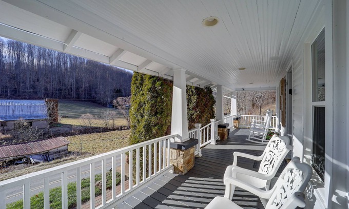 Vilas House | Classic Vilas Home ~ 9 Mi to Downtown Boone