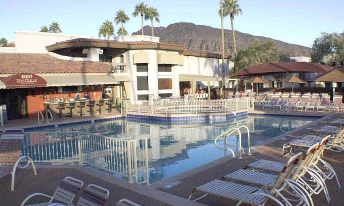 Arcadia Condo | Classical 2BR Condo with Mini-Golf at Camelback Resort