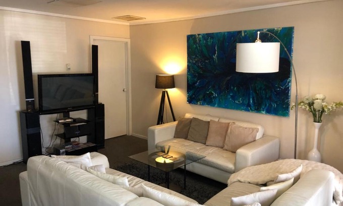 Clayton Apartment | Clayton 2bdr 1bth 1car unit