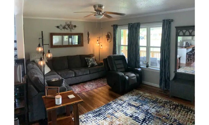 Trenton House | Clean 3 bedroom 2 bath home. Remodeled.
