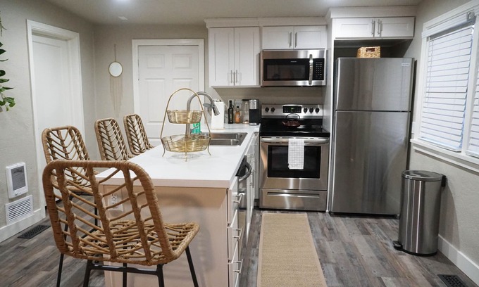 Nampa House | Clean and Cozy Midcentury Modern Nampa Home
