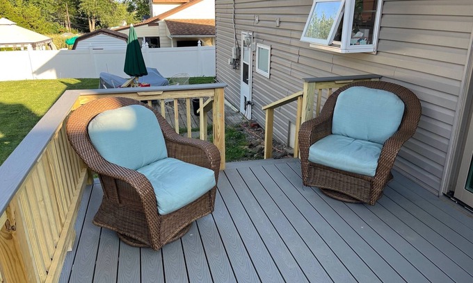 Claymont House | Clean Comfortable 4-bedroom house w/deck. Near I-95. EZ Access to PHL & Trains