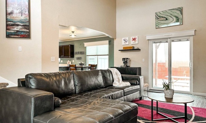 Colorado Springs House | Clean Family-Friendly 3BR 10 min from Peterson SFB