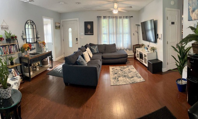 Long Pond House | 🌟Clean House, Near all of the Mount⛰🚴‍♂️💨Pocono Activities🌲🐻🦌(30 Nights minimum)