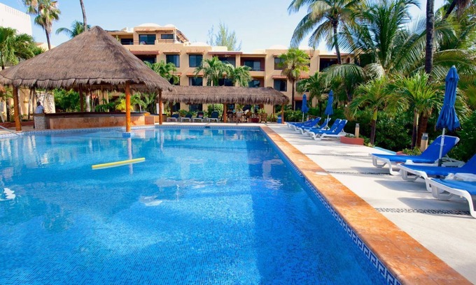 Centro - Supmza 001 Condo | Clean, Immaculate Beachfront 2nd Floor Condo #17 at Nautibeach