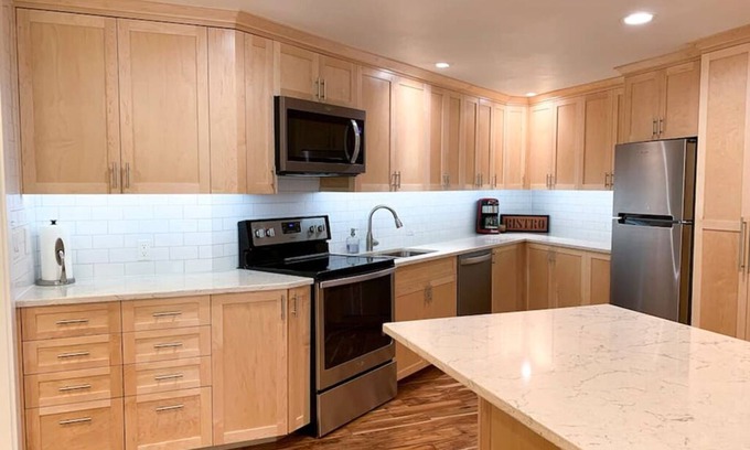 Western Apartment | Clean, Modern Guest Suite in the Hills with Large Kitchen and Private Deck
