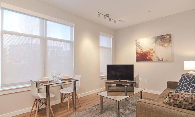 Central-Maverick Square - Paris Street Apartment | Clean + Modern Studio | Full Kitchen | Travel Nurse Friendly | by GLS