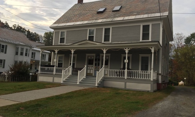 Ludlow Apartment | Clean, Updated, & Well Appointed-Family & Dog Friendly Rental