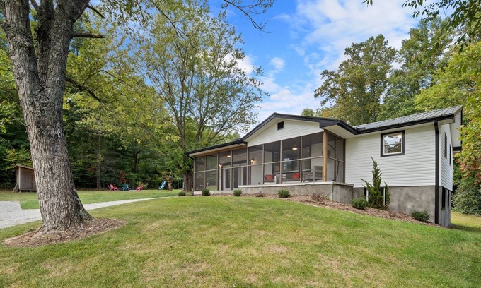 Hendersonville House | Clear Creek Retreat - Pet Friendly, King Bed, Hot Tub, Game Room, Fire Pit
