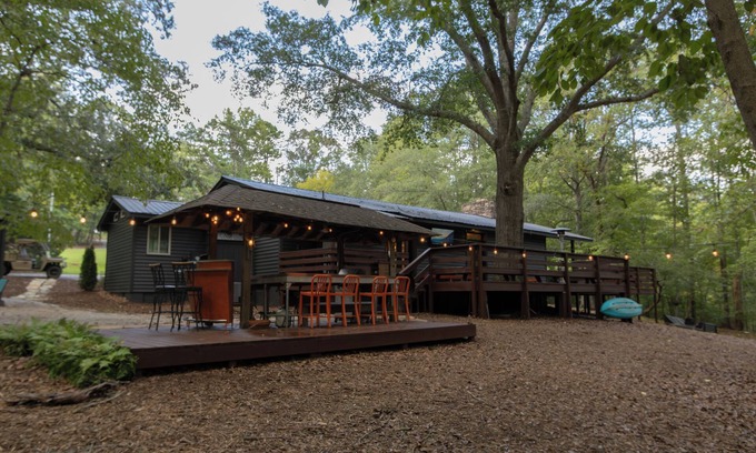 Central Cabin | Clemson Game Day Lake House Retreat 5 min to Clemson University