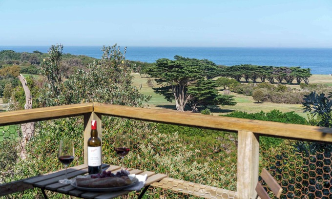 Flinders House | Cleversley Cottage I Ocean Views | Pets | Golf