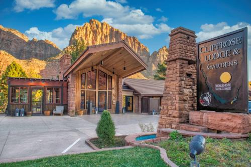 Zion National Park South Entrance Hotel | Cliffrose Springdale, Curio Collection By Hilton